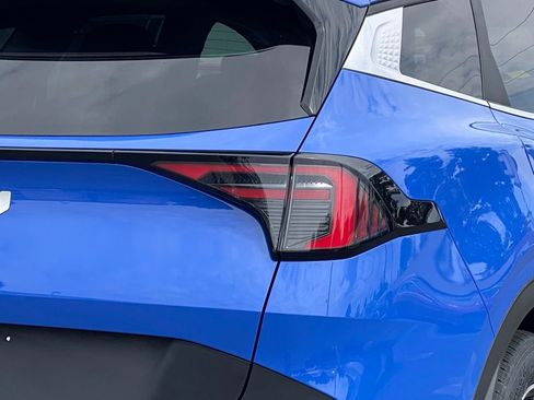 New 2026 Kia Sportage EX FWD image 4