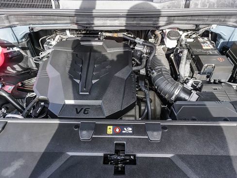 Used 2024 Kia Carnival EX FWD image 26