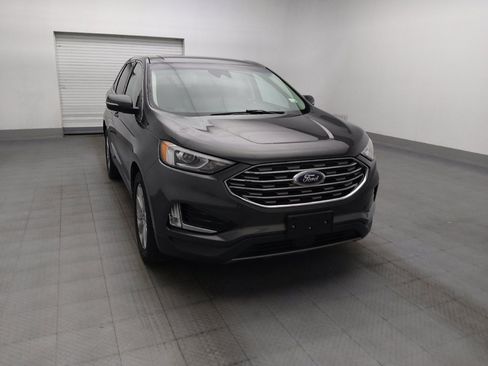 Used 2019 Ford Edge Titanium w/ Cold Weather Package AWD/4WD image 14
