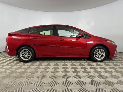 Used 2020 Toyota Prius Prime LE image 8