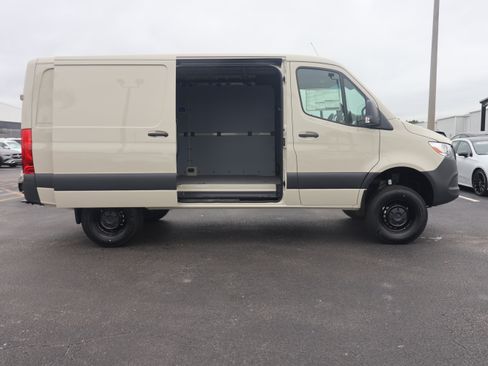 New 2025 Mercedes-Benz Sprinter 2500 image 3