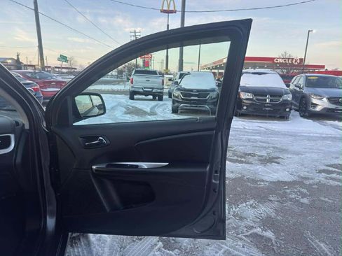 Used 2018 Dodge Journey SE w/ Connectivity Group image 25