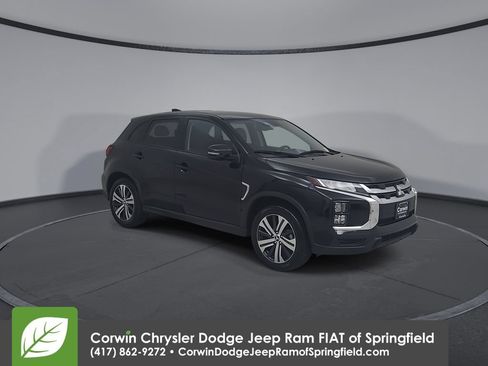 Used 2025 Mitsubishi Outlander Sport SE AWD/4WD image 3