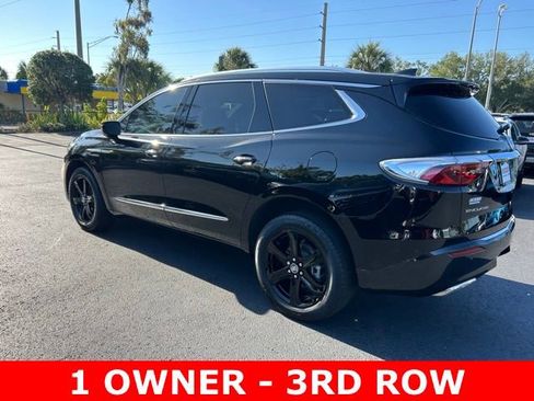 Used 2023 Buick Enclave Essence w/ Experience Buick Package FWD image 4