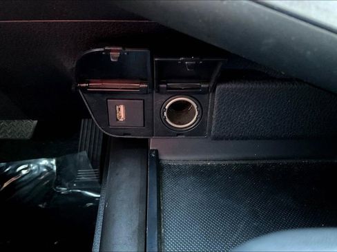 Used 2023 Toyota Camry SE image 25