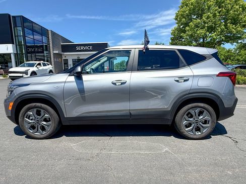 Used 2025 Kia Seltos LX AWD/4WD image 10