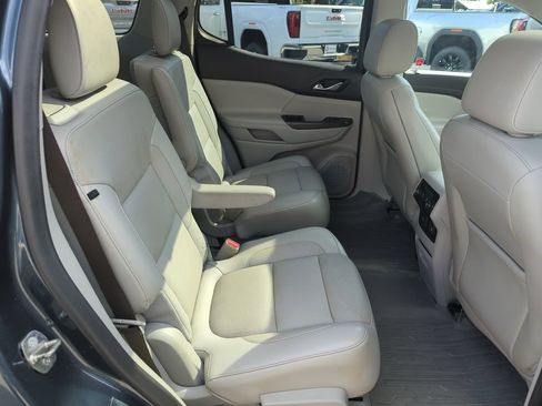 Used 2019 GMC Acadia SLT w/ LPO, Floor Liner Package FWD image 30