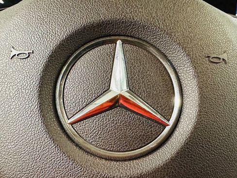 Used 2017 Mercedes-Benz E 300 4MATIC image 17