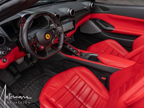Used 2019 Ferrari Portofino image 32