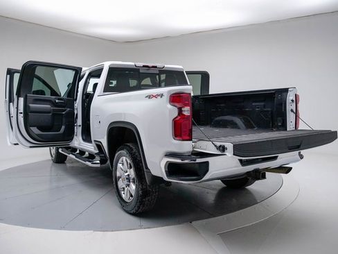 Used 2023 Chevrolet Silverado 2500 LTZ w/ LTZ Convenience Package image 19