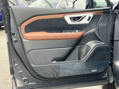 New 2025 Subaru Forester Touring image 18