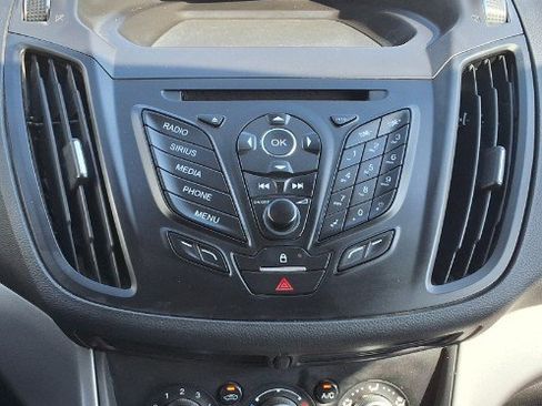 Used 2016 Ford Escape SE FWD image 18