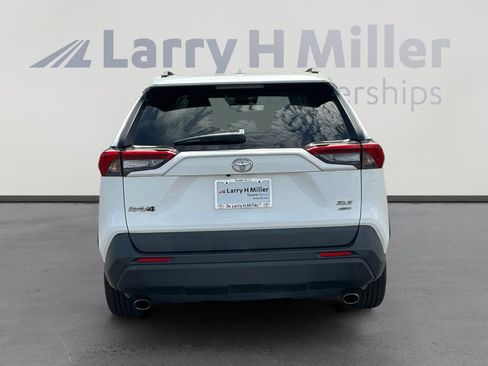 Used 2020 Toyota RAV4 XLE w/ Convenience Package image 4
