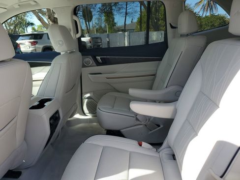 Used 2025 Buick Enclave Avenir w/ Super Cruise Package image 14