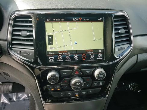 Used 2021 Jeep Grand Cherokee Laredo X image 20