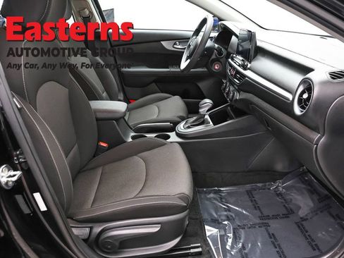 Used 2023 Kia Forte LXS w/ LXS Technology Package FWD image 24