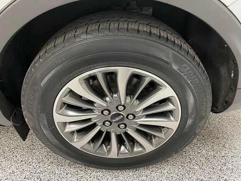 Used 2020 Lincoln Nautilus Reserve image 24