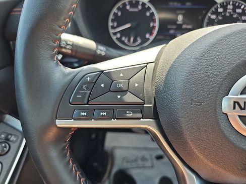 Used 2022 Nissan Sentra SR w/ SR Premium Package FWD image 21