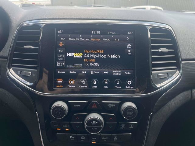 Used 2022 Jeep Grand Cherokee Laredo X RWD image 28
