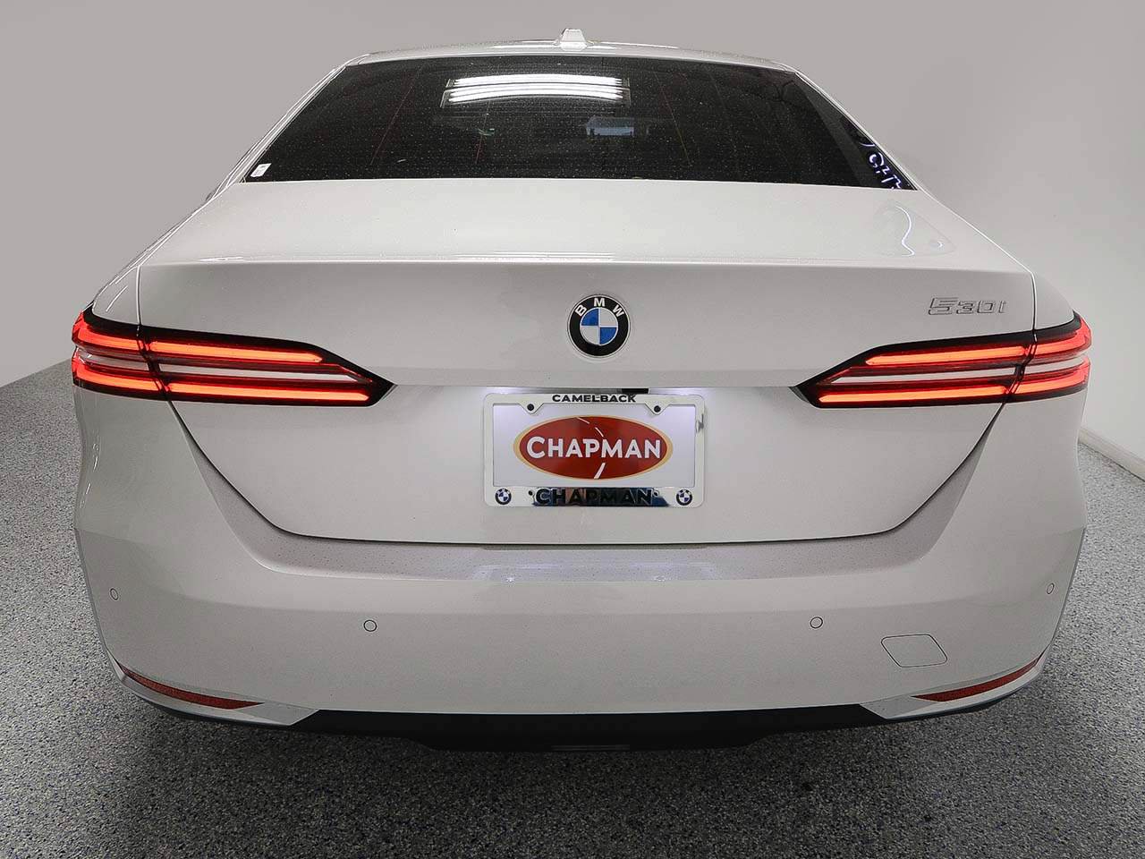 Used 2026 BMW 530i w/ Premium Package RWD image 4