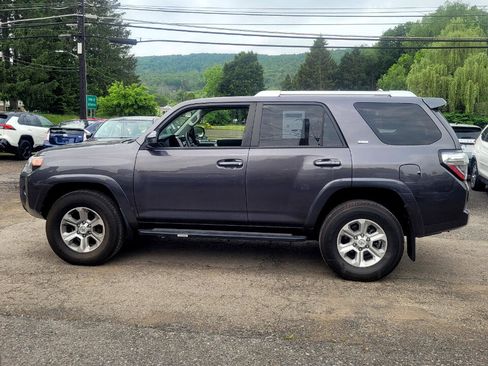 Used 2018 Toyota 4Runner SR5 image 5