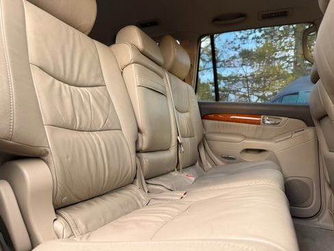 Used 2004 Lexus GX 470 image 18