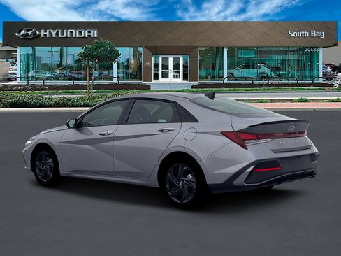 New 2026 Hyundai Elantra Sport image 4