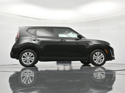 Used 2024 Kia Soul LX FWD image 39