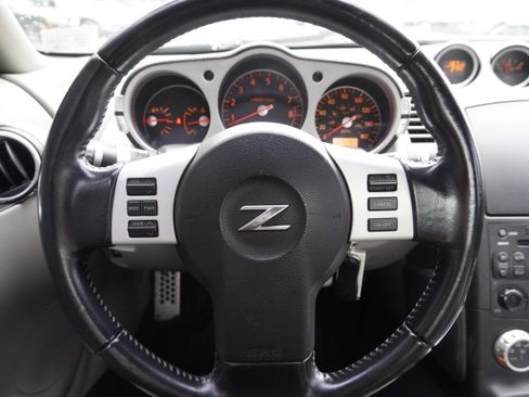 Used 2007 Nissan 350Z Touring RWD image 17