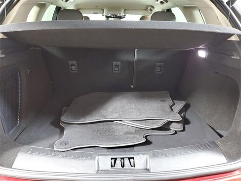 Used 2024 Lincoln Corsair FWD w/ Rear Removable Package Tray image 6