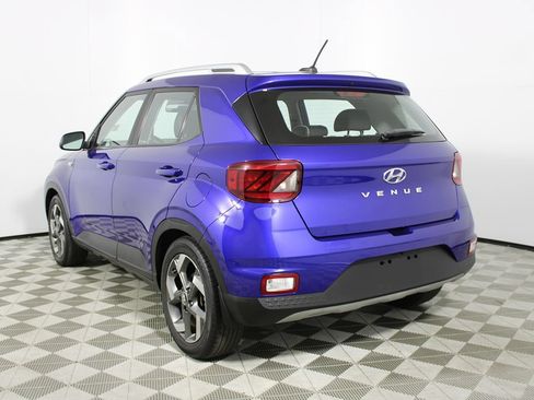 Used 2023 Hyundai Venue Limited FWD image 33
