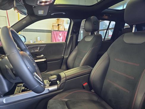 Used 2022 Mercedes-Benz GLB 250 4MATIC image 18