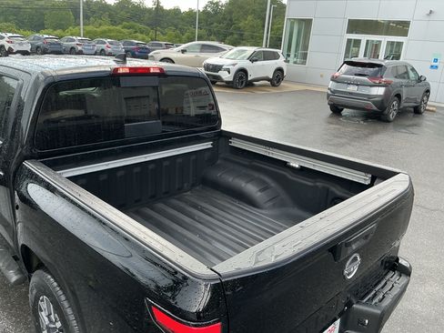 Used 2025 Nissan Frontier SL AWD/4WD image 17
