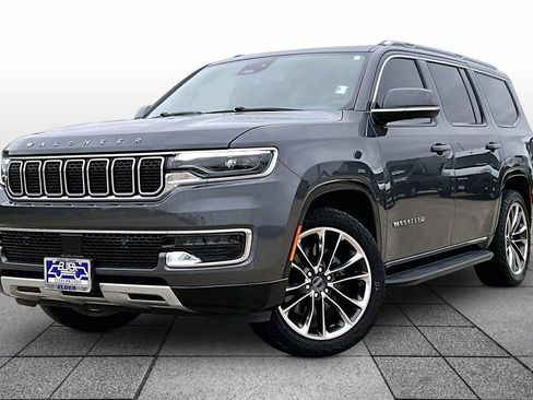 Used 2022 Jeep Wagoneer Series II w/ Premium Group I AWD/4WD image 2