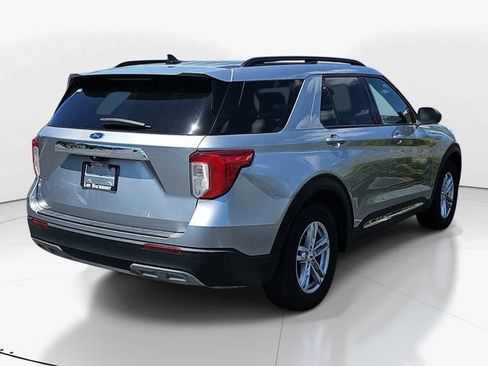 Used 2023 Ford Explorer XLT w/ Equipment Group 202A RWD image 3