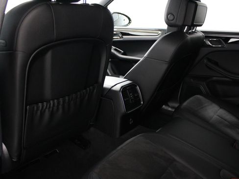 Used 2021 Porsche Macan S AWD/4WD image 16