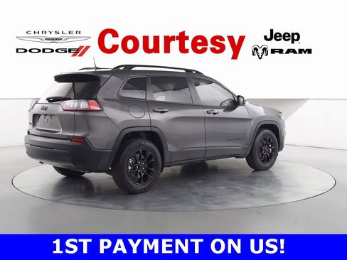 Certified 2023 Jeep Cherokee Altitude Lux image 5