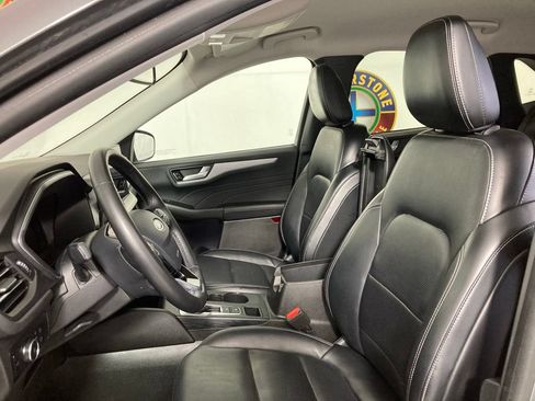 Used 2024 Ford Escape Platinum AWD/4WD image 13