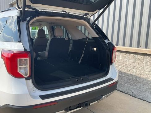 Used 2022 Ford Explorer XLT w/ Equipment Group 202A image 25