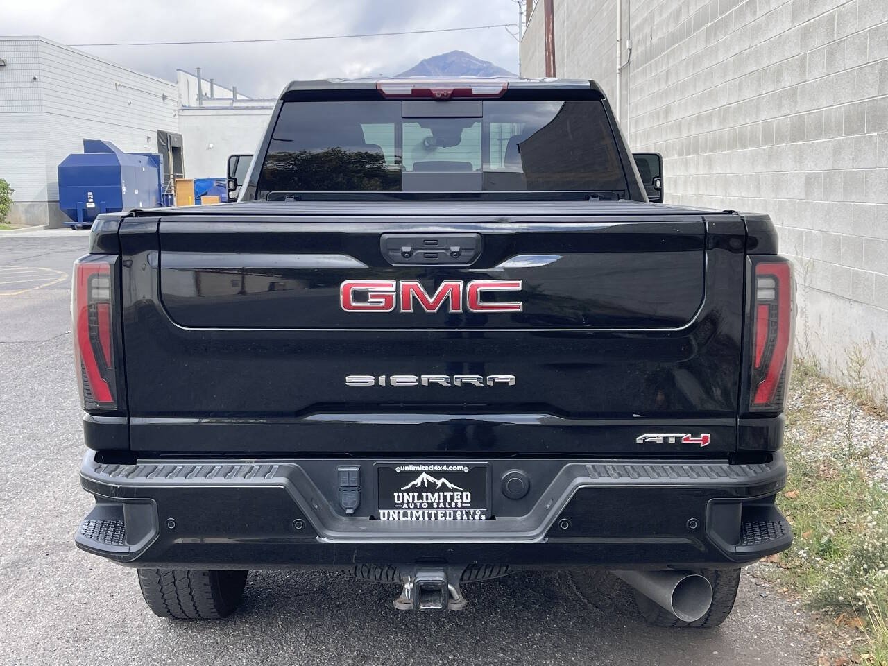 Used 2024 GMC Sierra 3500 AT4 w/ AT4 Premium Plus Package AWD/4WD image 6
