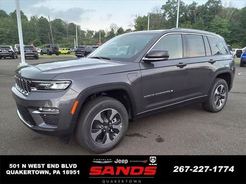 New 2023 Jeep Grand Cherokee 4WD 4xe w/ Luxury Tech Group II image 8