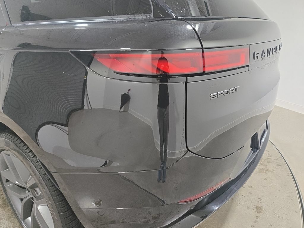 New 2026 Land Rover Range Rover Sport Dynamic SE AWD/4WD image 23