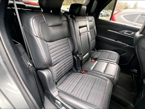 Used 2025 Ford Explorer ST-Line image 29