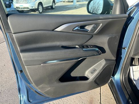 New 2026 Chevrolet Traverse LT w/ Sun and Wheel Package image 11