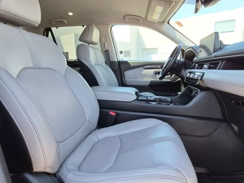 Used 2024 Honda Pilot EX-L image 17