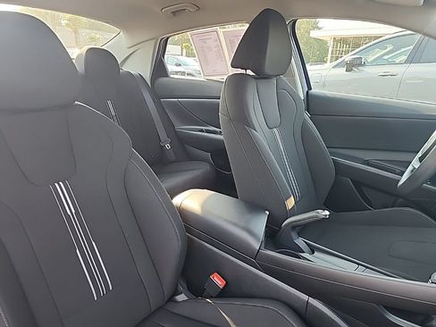 Used 2024 Hyundai Elantra SEL FWD image 21