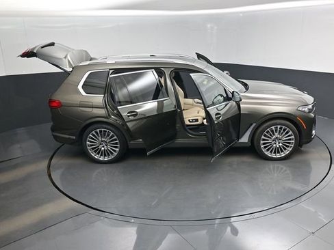 Used 2021 BMW X7 xDrive40i w/ Premium Package AWD/4WD image 18