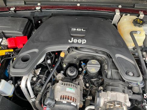 Used 2021 Jeep Wrangler Unlimited Sport AWD/4WD image 46