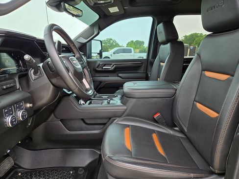 Used 2024 GMC Sierra 3500 AT4 w/ AT4 Premium Plus Package AWD/4WD image 9