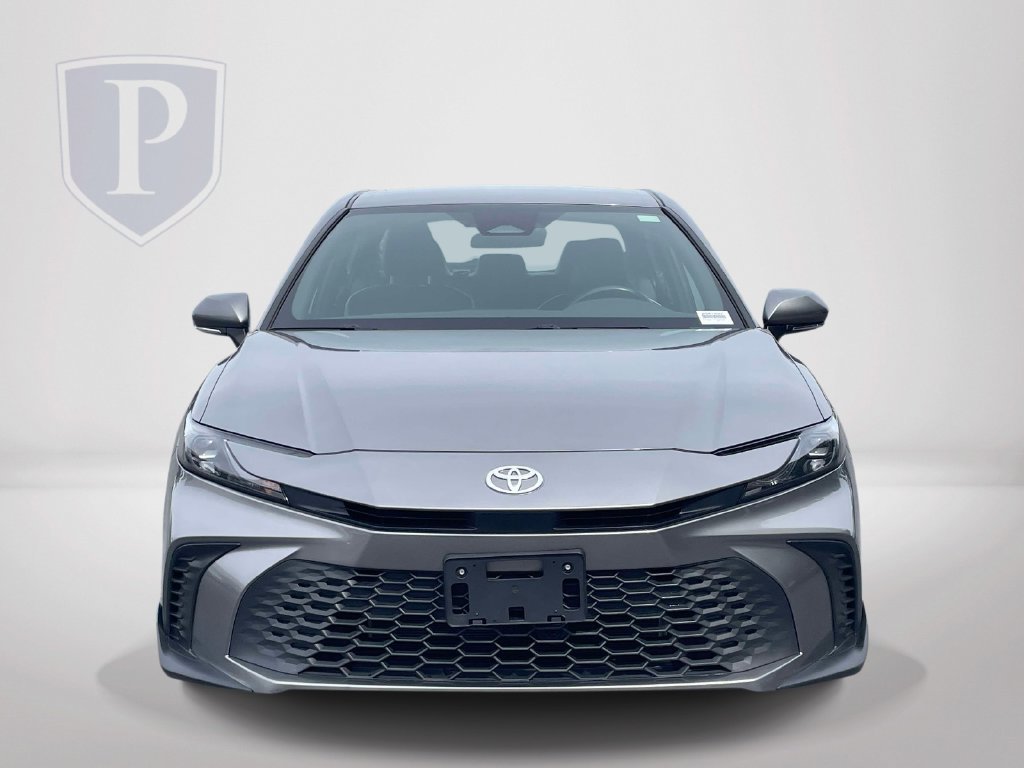 Used 2025 Toyota Camry SE FWD image 3